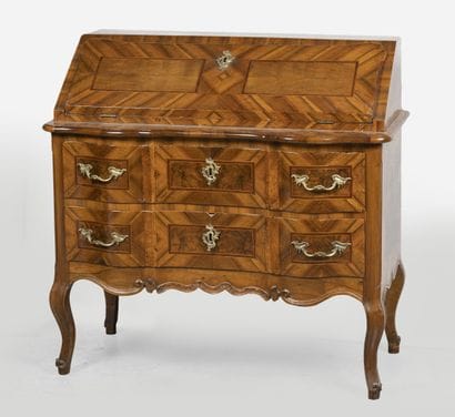 VALLEE du RHIN ou ALLEMAGNE, 
Commode scribane...