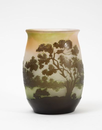Etablissements GALLE 
Vase with swollen body...