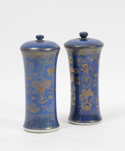 CHINE, XIXème siècle
Two cylindrical vases...