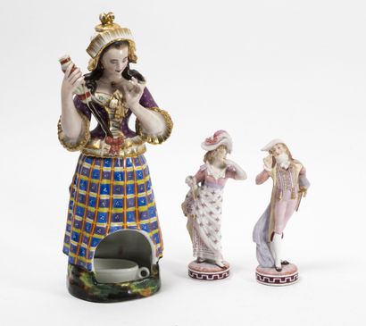 Attribuée à Jacob PETIT (1796-1868).
Polychrome...