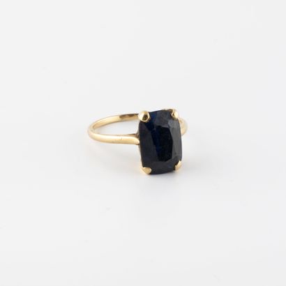Yellow gold (750) ring set with a faceted...