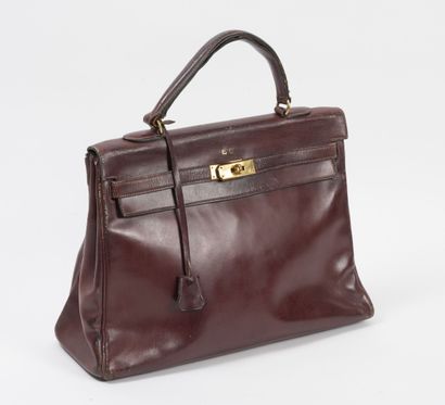 HERMES Paris
Sac Kelly 35 cm en veau box...