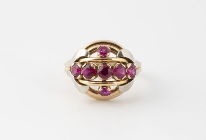Round ring in pink and white gold (750) with...
