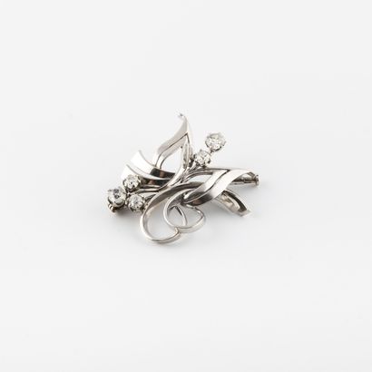 Palladium brooch in the form of a ribbon...