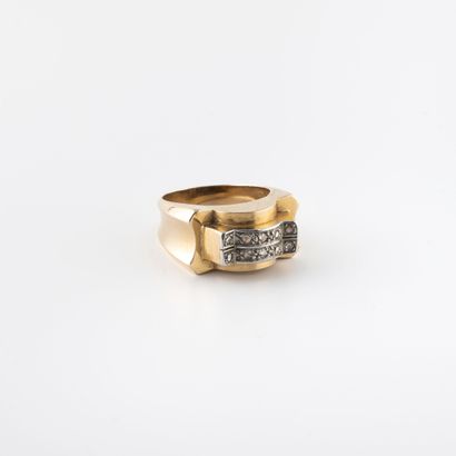 Yellow gold (750) and platinum (850) tank...