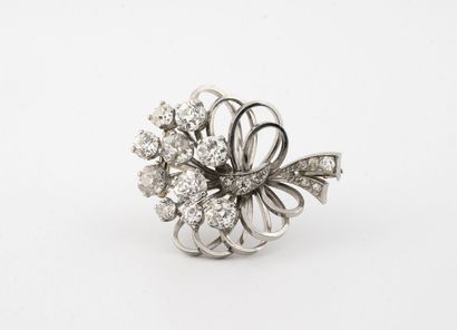 Brooch in platinum (850) and white gold (750)...