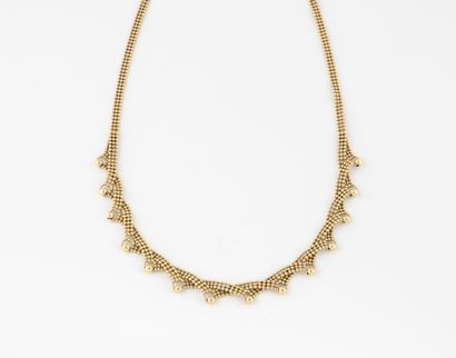 Elegant necklace drapery in yellow gold (750)...