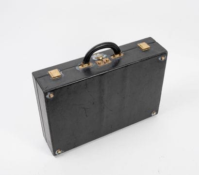 HERMES Paris
Attaché case en cuir box bleu...