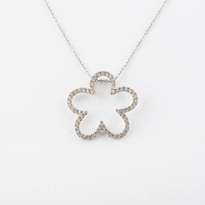 GABRIEL & Co
Collier en or gris (585) à fine...
