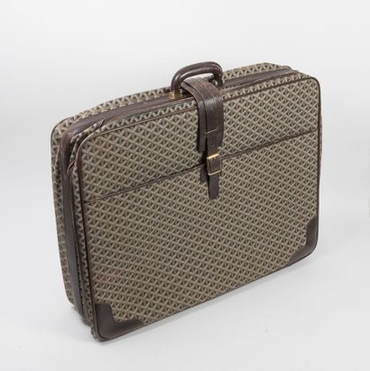 GOYARD, Attribué à
Valise souple en toile...