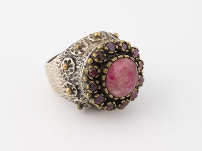 Importante bague fleur en argent (min. 800)...