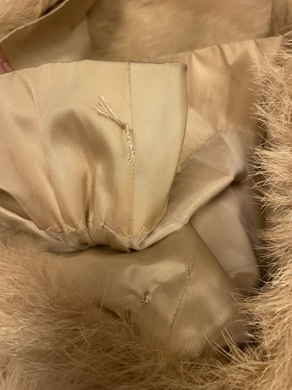 Christian DIOR 
Manteau court en ragondin...