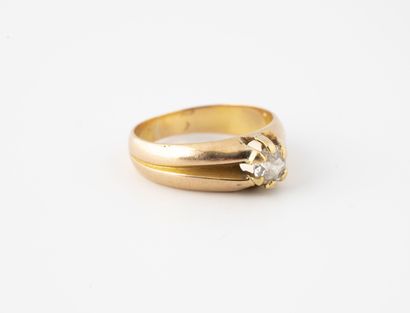Yellow gold (750) signet ring centered with...