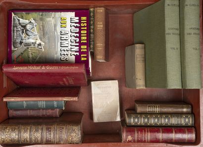 MANETTE de livres sur la Médecine, dont :
McCLELLA,...