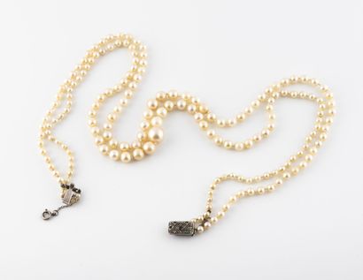 Collier de deux rangs de perles de culture...