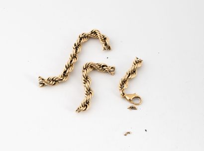 Scrap of a yellow gold bracelet (585) with...