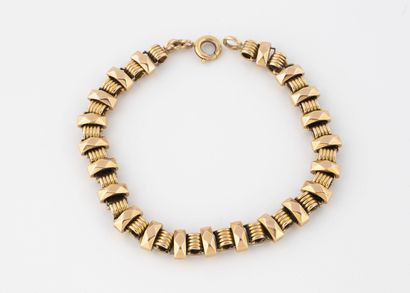 Bracelet en or jaune (750) à maille fantaisie....
