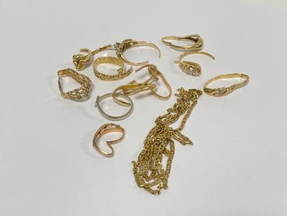 Gold debris (750).
Weight : 31,1 g.