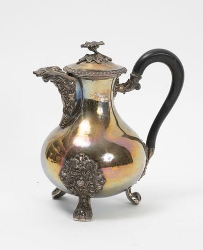 Silver pot (950) tripod with decoration in...