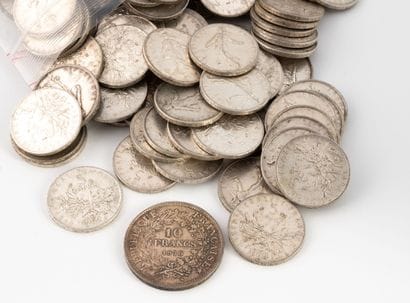 Lot of silver coins (835) :
- 5 Francs (1960...