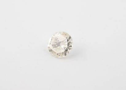 Diamond on paper. 
Size : 0,5 ct. approx...