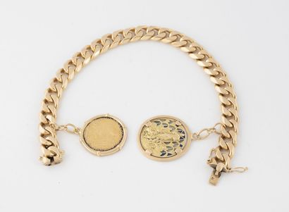 Bracelet gourmette en or jaune (750) retenant...