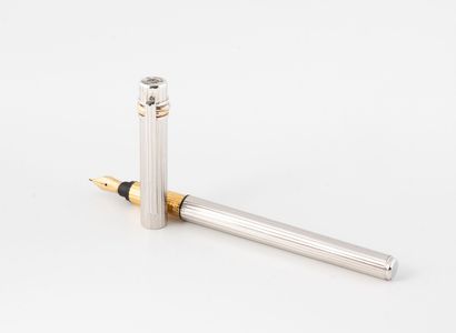 MUST de CARTIER
Fountain pen in silver plated...