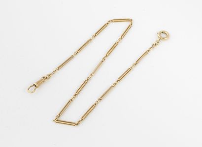 Watch chain with elongated links in yellow...