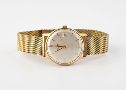 JAEGER 
Men's watch in yellow gold (750).
Bracelet...