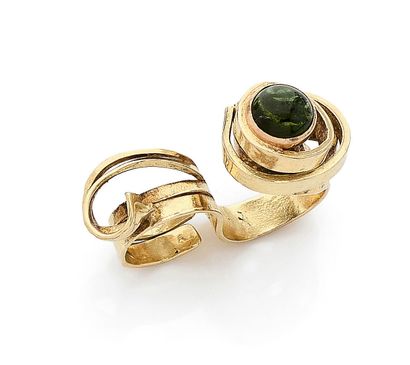 Designer ring with two fingers in gold 750...