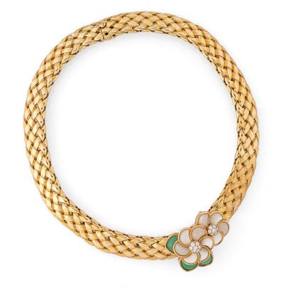 VAN CLEEF & ARPELS
Beautiful yellow gold...