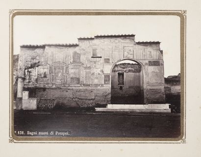 Photos d'édition
Photographic album including...