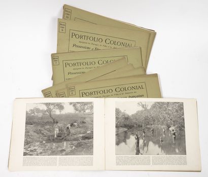 Portfolio Colonial dépeignant les paysages,...
