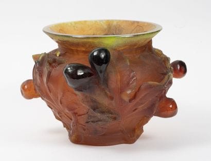 DAUM FRANCE
Large vase.
Collection fig.
Proof...