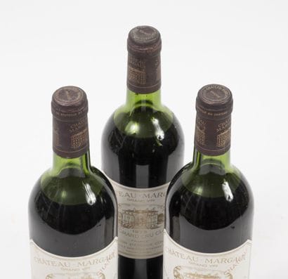 CHÂTEAU MARGAUX
3 bottles, 1975.
GCC1 Margaux.
Shoulder...