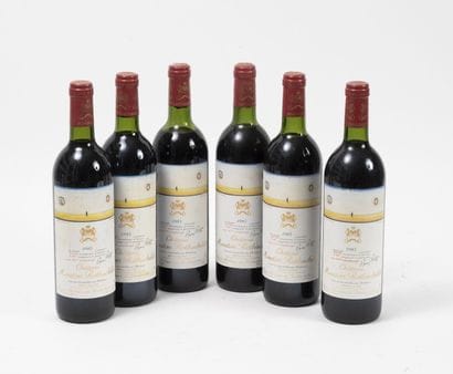 CHÂTEAU MOUTON ROTHSCHILD
6 bottles, 1983.
GCC1...