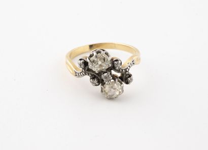 Yellow gold (750) and platinum (850) ring...