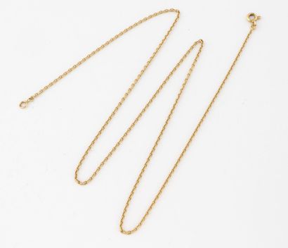 Fine neck chain with mesh forçat in yellow...
