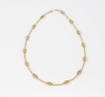 Necklace in yellow gold (750) with filigree...
