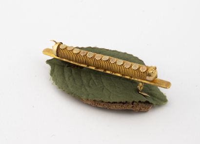 Amusing brooch in yellow, pink and green...