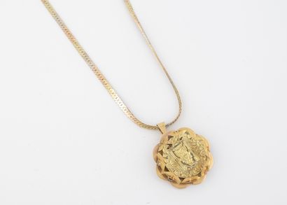 Three-tone gold necklace (585) with an English...