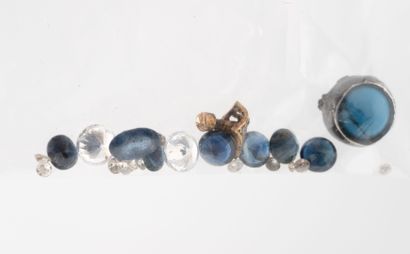 Lot of stones on paper :
- small pave diamonds,
Total...