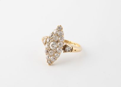 Yellow gold (750) marquise ring set with...