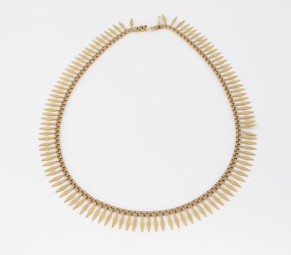 Collier draperie avec motifs losangiformes...