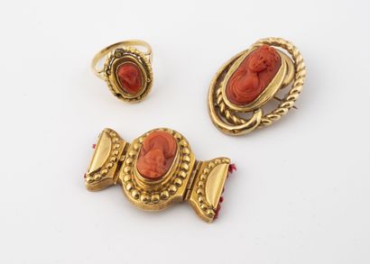 Yellow gold (750) and red coral (Corallium...