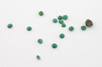 Lot of stones on paper :
- small pave diamonds,
Total...