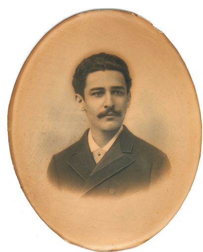 [Léon DAUDET (1867-1942)]
Photographic portrait;...