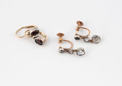 Lot of two pairs of sleepers:
- One set with...
