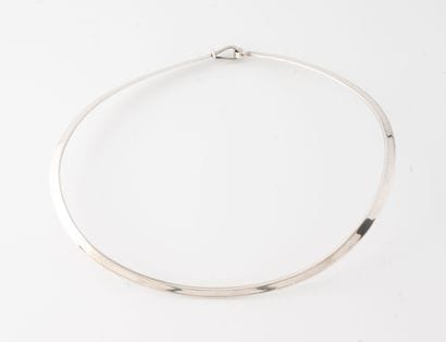 TORUN pour Georg JENSEN
Rigid silver necklace...