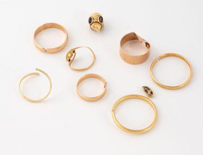 Lot of yellow and pink gold (750) debris.
Wedding...